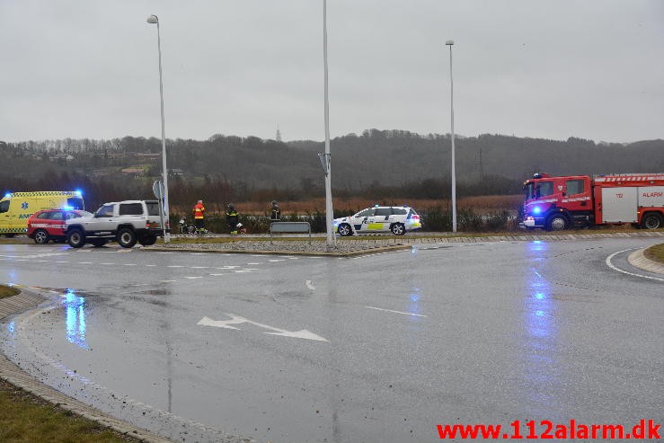 Fuh med fastklemt. Bredstenvej ved Rundkørslen. 01/02-2016. Kl. 15:43.