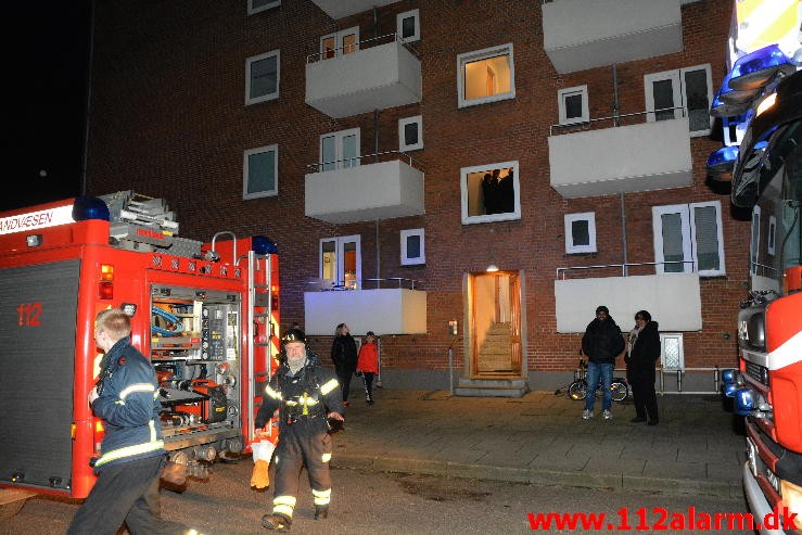 Brand i Etageejendom. Østerled 40 i Vejle. 13/02-2016. Kl. 18:06.