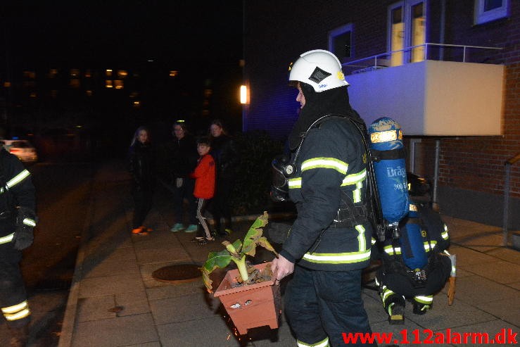 Brand i Etageejendom. Østerled 40 i Vejle. 13/02-2016. Kl. 18:06.