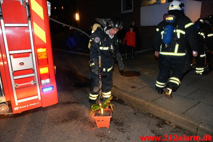 Brand i Etageejendom. Østerled 40 i Vejle. 13/02-2016. Kl. 18:06.