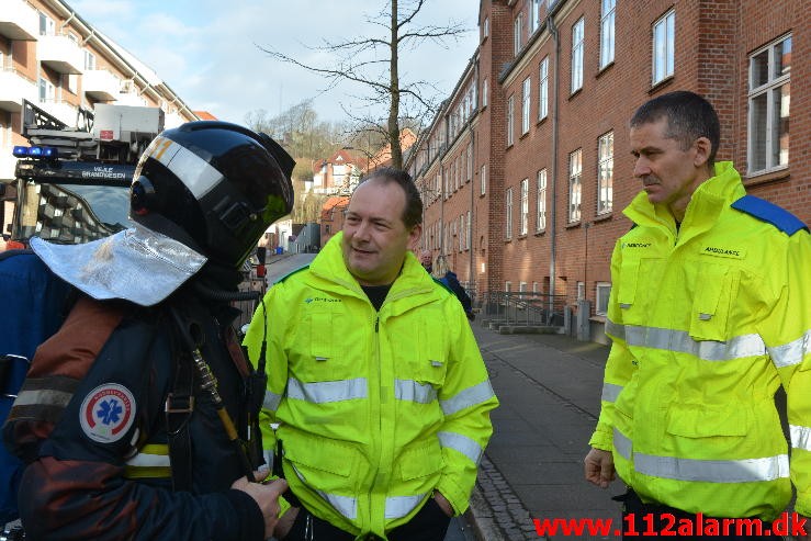 Brand i Lejlighed. Nyboesgade i Vejle. 22/02-2016. Kl. 09:34.