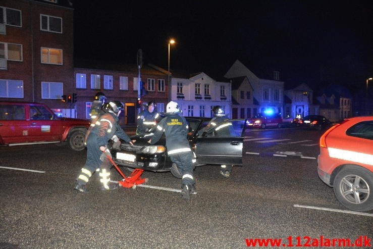 FUH med fastklemt. Nørrebrogade i Vejle. 25/02-2016. kl. 18:32.