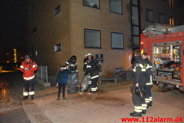 Brand i Etageejendom. Finlandsvej 89 i Vejle. 12/03-2016. Kl. 18:53.