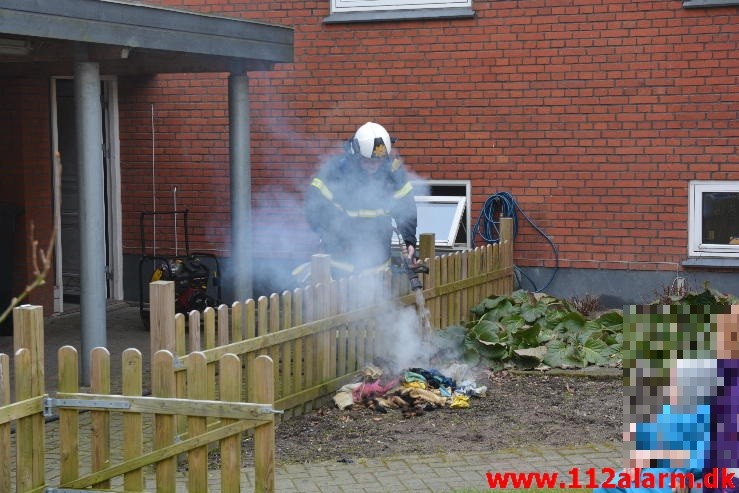 Brand i villa. Dalgade i Vejle. 15/03-2016. Kl. 16:24.