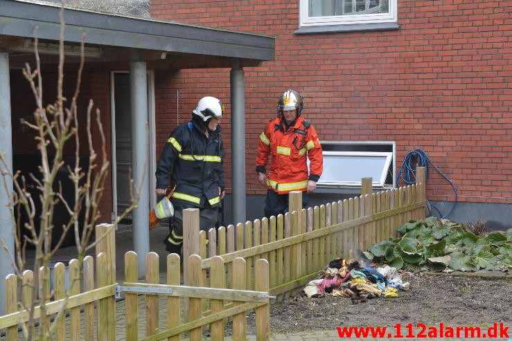 Brand i villa. Dalgade i Vejle. 15/03-2016. Kl. 16:24.