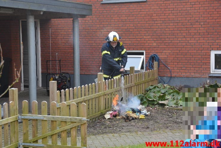 Brand i villa. Dalgade i Vejle. 15/03-2016. Kl. 16:24.