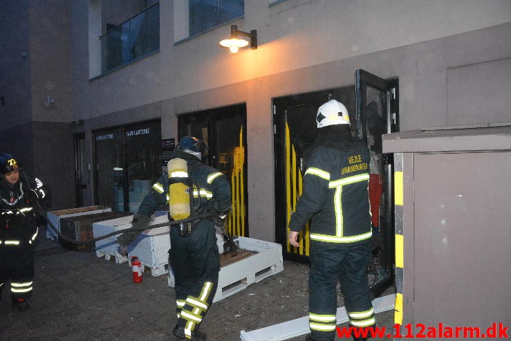 Brand i butik. Staldgårdsgade i Vejle. 19/03-2016. Kl. 06:03.