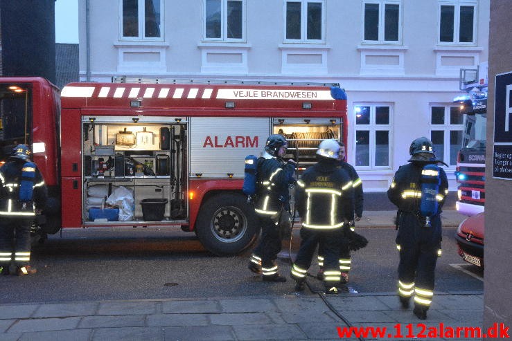 Brand i butik. Staldgårdsgade i Vejle. 19/03-2016. Kl. 06:03.