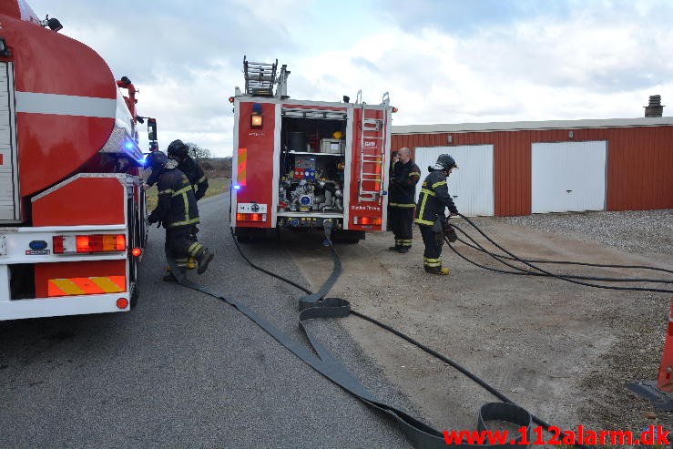 Brand i Villa. Riberlundvej ved Lindved. 21/03-2016. Kl. 9:21.