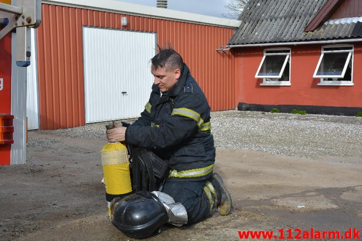 Brand i Villa. Riberlundvej ved Lindved. 21/03-2016. Kl. 9:21.