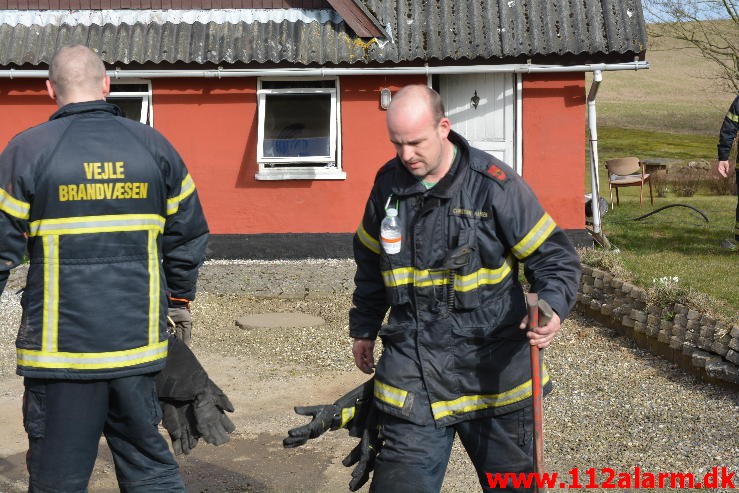 Brand i Villa. Riberlundvej ved Lindved. 21/03-2016. Kl. 9:21.