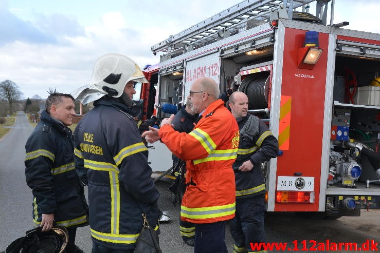 Brand i Villa. Riberlundvej ved Lindved. 21/03-2016. Kl. 9:21.