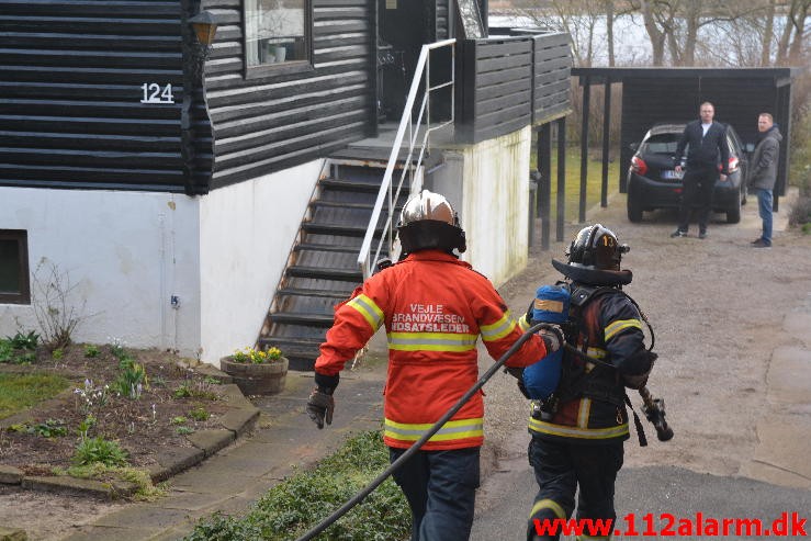 Brand i Villa. Ribe Landevej i Vejle. 21/03-2016. Kl. 16:51.