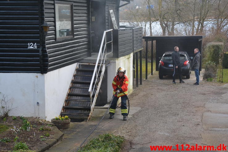 Brand i Villa. Ribe Landevej i Vejle. 21/03-2016. Kl. 16:51.