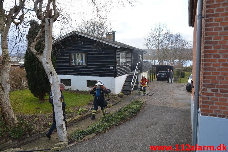 Brand i Villa. Ribe Landevej i Vejle. 21/03-2016. Kl. 16:51.