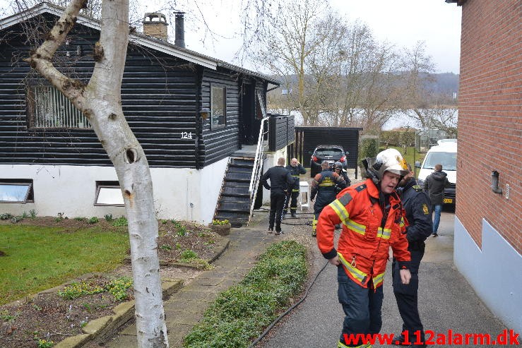 Brand i Villa. Ribe Landevej i Vejle. 21/03-2016. Kl. 16:51.