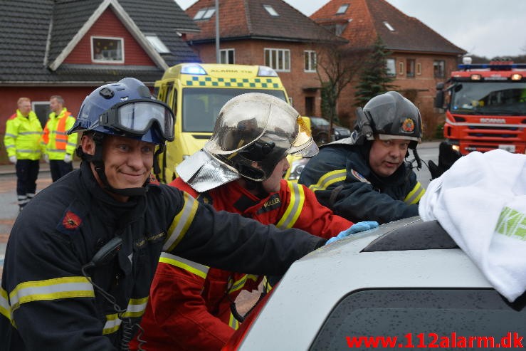 FUH med fastklemt Fredericiavej i Vejle. 27/03-2016. Kl. 14:33.