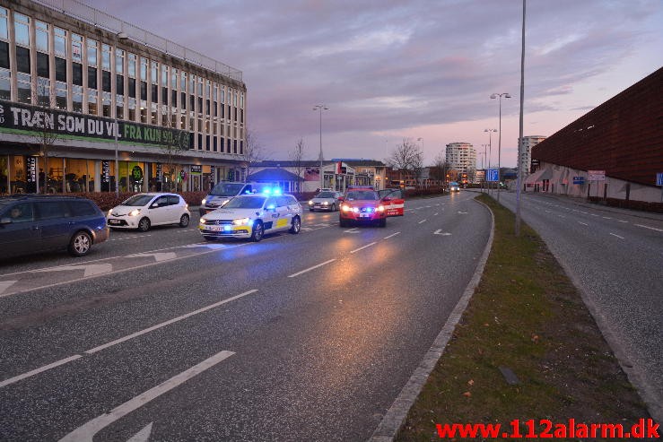 FUH med fastklemt. Sønderbrogade i Vejle. 12/04-2016. Kl. 06:03.