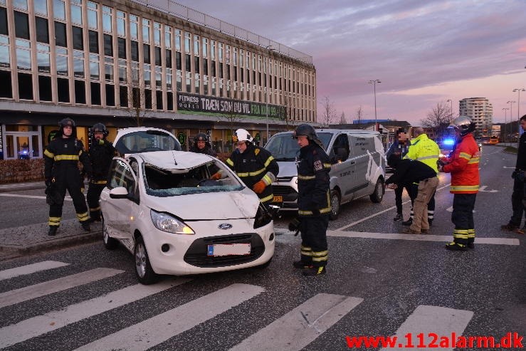 FUH med fastklemt. Sønderbrogade i Vejle. 12/04-2016. Kl. 06:03.