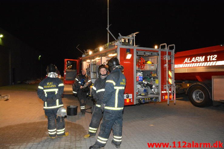 Brand i Industri. Højskolebakken i Uldum. 17/04-2016. Kl. 21:25.