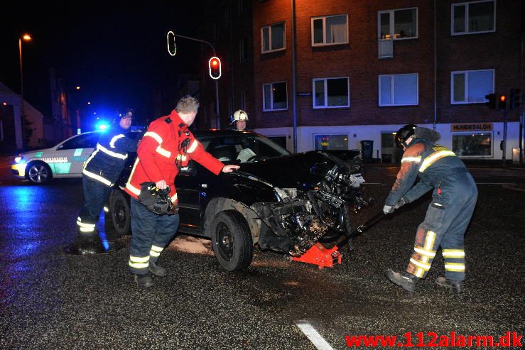 Fuh med fastklemt. Nørrebrogade i Vejle. 17/04-2016. Kl. 04:48.