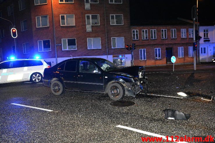 Fuh med fastklemt. Nørrebrogade i Vejle. 17/04-2016. Kl. 04:48.