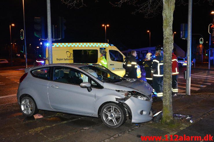 Fuh med fastklemt. Nørrebrogade i Vejle. 17/04-2016. Kl. 04:48.