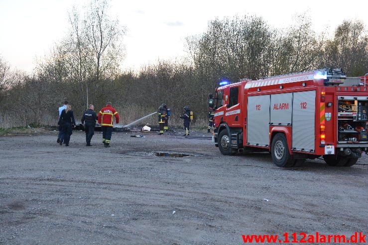 Brand i Campingvogn. Islandsvej i Vejle. 01/05-2016. Kl. 20:44.