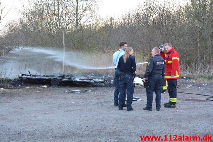 Brand i Campingvogn. Islandsvej i Vejle. 01/05-2016. Kl. 20:44.