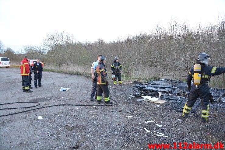 Brand i Campingvogn. Islandsvej i Vejle. 01/05-2016. Kl. 20:44.