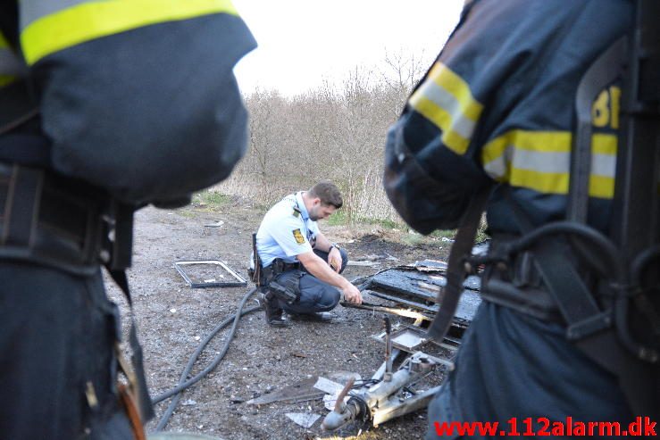 Brand i Campingvogn. Islandsvej i Vejle. 01/05-2016. Kl. 20:44.