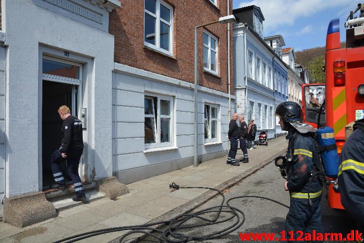 Brand i Etageejendom. Linnemannsgade i Vejle. 02/05-2016. Kl. 12:46.