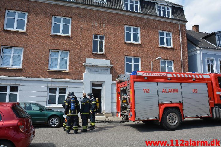 Brand i Etageejendom. Linnemannsgade i Vejle. 02/05-2016. Kl. 12:46.