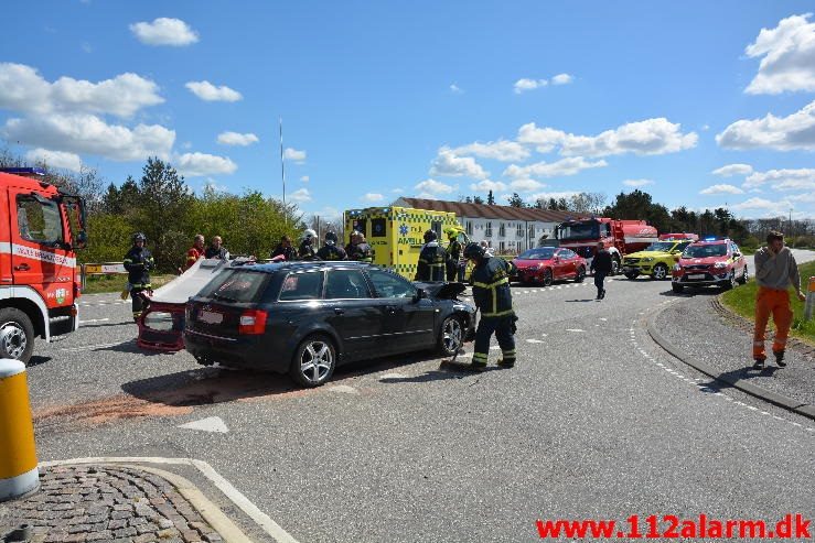 Kørte frontalt sammen. Viborg Hovedvej ved Hotel Gudenåen. 04/05-2016. Kl. 12:52.