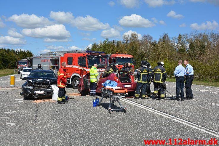 Kørte frontalt sammen. Viborg Hovedvej ved Hotel Gudenåen. 04/05-2016. Kl. 12:52.