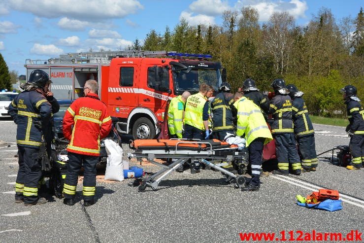 Kørte frontalt sammen. Viborg Hovedvej ved Hotel Gudenåen. 04/05-2016. Kl. 12:52.