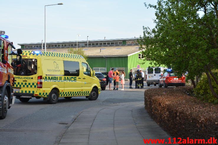 FUH med fastklemt. Ørstedsgade i Vejle. 06/05-2016. Kl. 18:55.