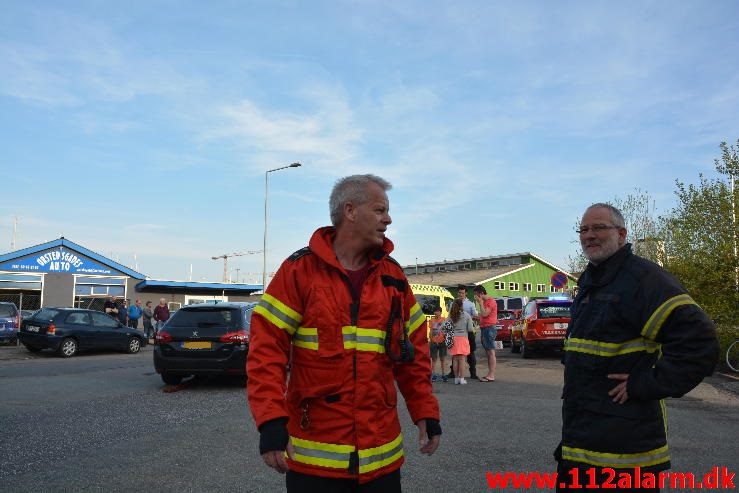 FUH med fastklemt. Ørstedsgade i Vejle. 06/05-2016. Kl. 18:55.