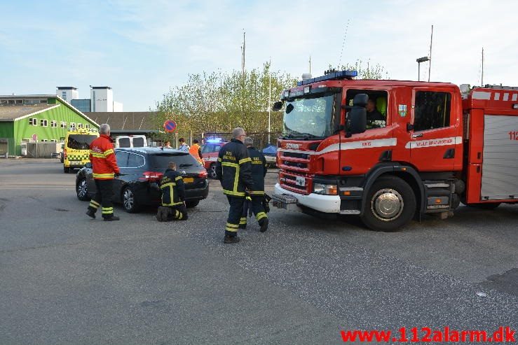 FUH med fastklemt. Ørstedsgade i Vejle. 06/05-2016. Kl. 18:55.