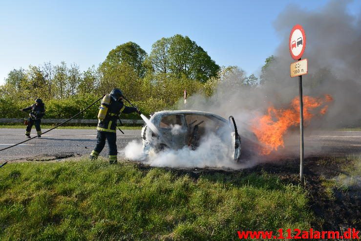 Brand i personbil. Bredstenvej ved Skibet. 12/05-2016. Kl. 08:32.