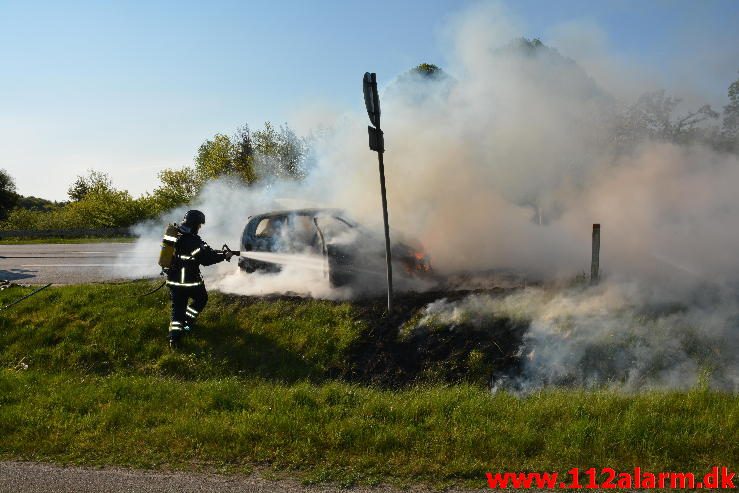 Brand i personbil. Bredstenvej ved Skibet. 12/05-2016. Kl. 08:32.