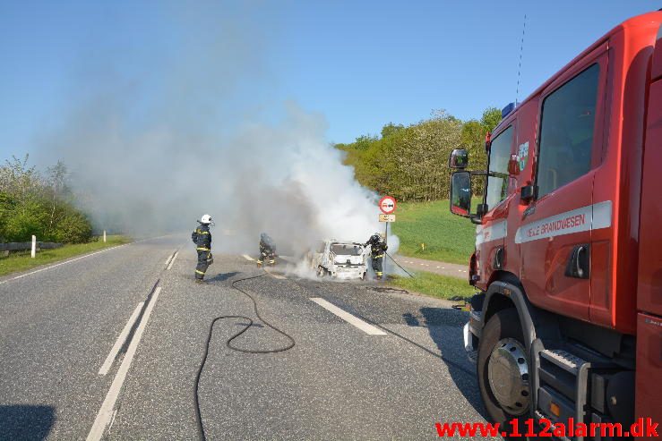 Brand i personbil. Bredstenvej ved Skibet. 12/05-2016. Kl. 08:32.