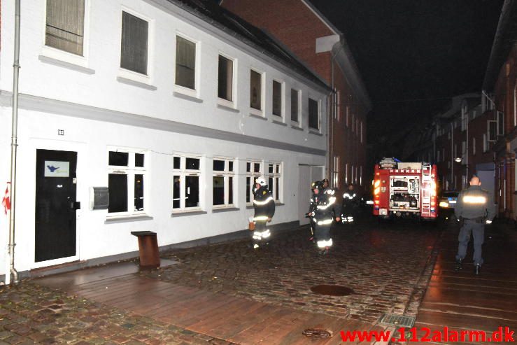 Brand i etageejendom. Grønnegade 33 i Vejle. 22/05-2016. Kl. 03:10.