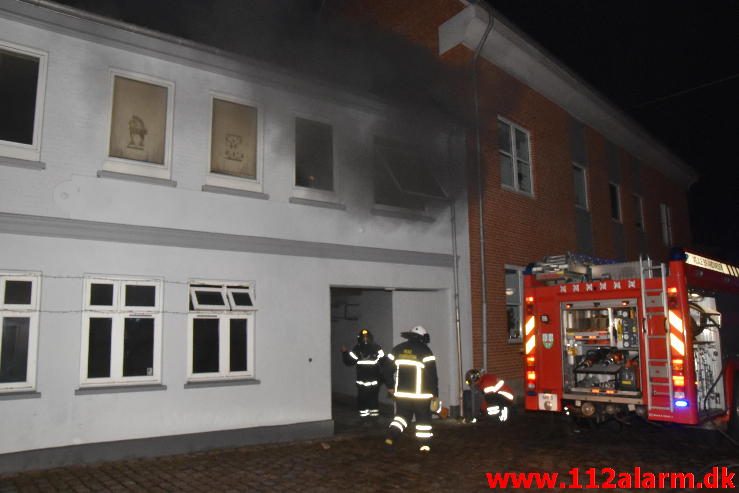 Brand i etageejendom. Grønnegade 33 i Vejle. 22/05-2016. Kl. 03:10.