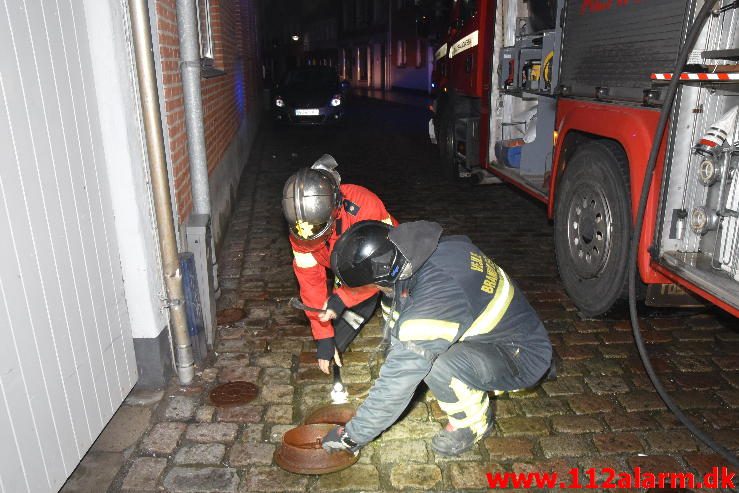 Brand i etageejendom. Grønnegade 33 i Vejle. 22/05-2016. Kl. 03:10.