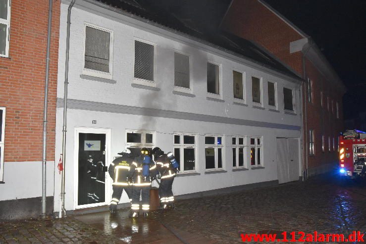 Brand i etageejendom. Grønnegade 33 i Vejle. 22/05-2016. Kl. 03:10.