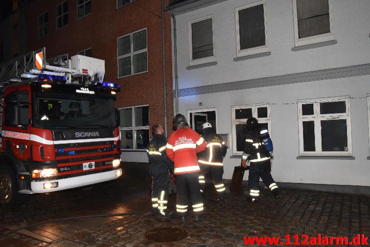 Brand i etageejendom. Grønnegade 33 i Vejle. 22/05-2016. Kl. 03:10.