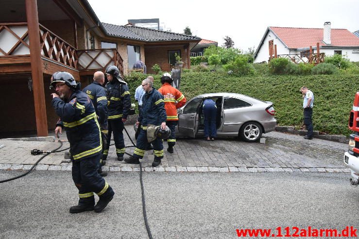 Brand i personbil. Højstrupvej i Vejle Ø. 24/05-2016. Kl. 16:49.