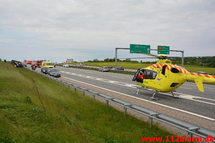 FUH med fastklemt. Motorvejen lige før afkørslen til Horsensvej. 28/05-2016. Kl. 16:15.