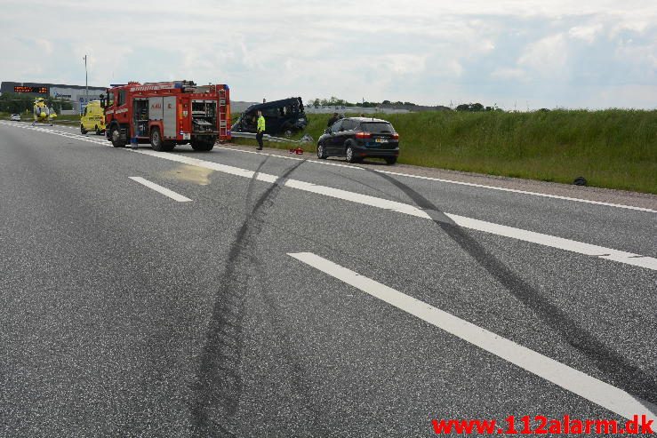 FUH med fastklemt. Motorvejen lige før afkørslen til Horsensvej. 28/05-2016. Kl. 16:15.